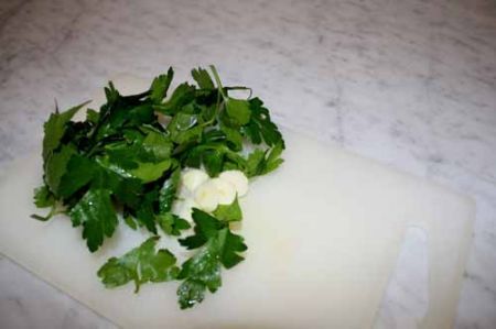 tritate prezzemolo ed aglio