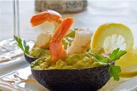 crema di avocado e gamberoni