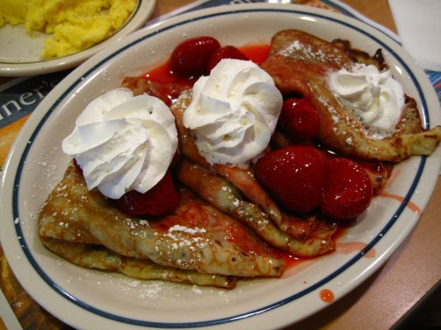 crepes flambè alla frutta