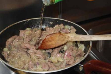 versate l&rsquo;aceto