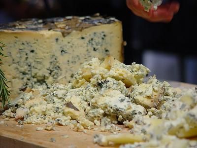 http://www.buttalapasta.it/img/formaggio-cabrales.jpg