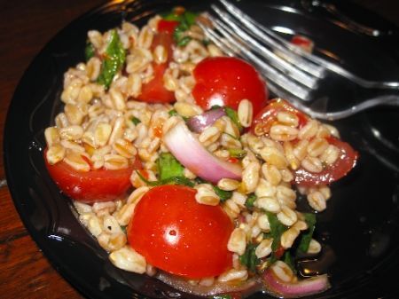 insalata di farro e pomodori