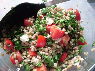insalata di orzo e verdure