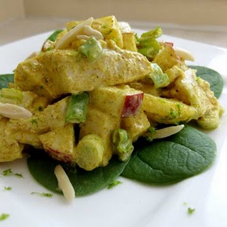 Insalata di pollo al curry