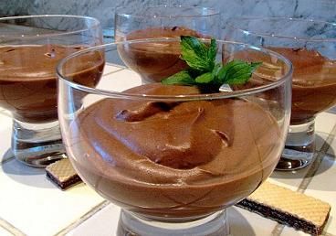 ricette festa della mamma: mousse alla nutella e amaretti
