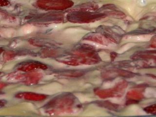 pan di spagna con frutti di bosco