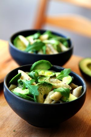 pasta fredda con gamberi e rucola