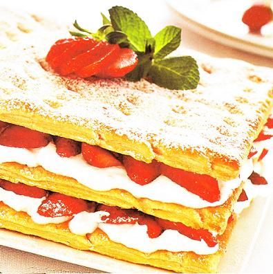 sfoglia con panna e fragole per la festa della mamma
