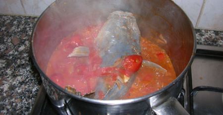 mettete il pesce a cuocere