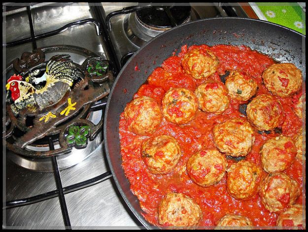 Polpette di pane al sugo