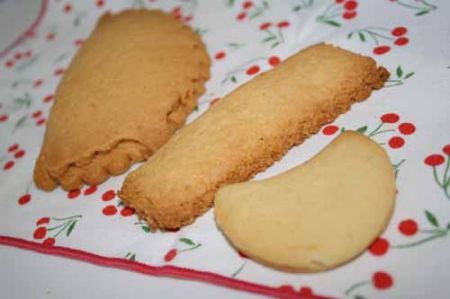 Biscotti biologici cotti in forni a legna