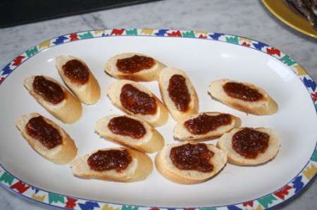 crostini acciughe capperi 01