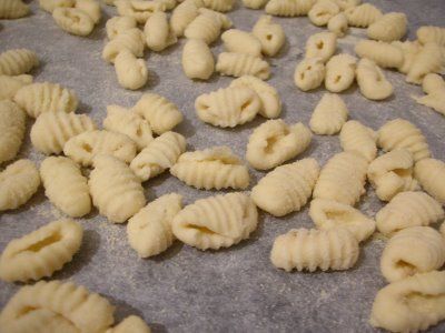 https://www.buttalapasta.it/img/gnocchetti-sardi-piselli.jpg