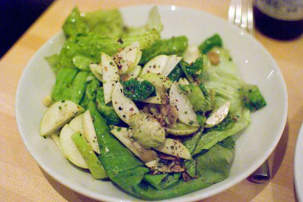 insalata di lattuga cavoletti e mele verdi