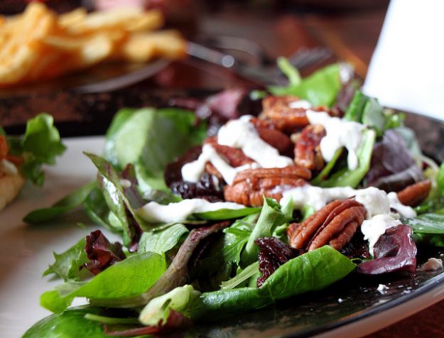 insalata noci pecan stracciatella