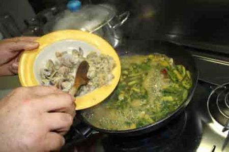 paccheri con vongole e zucchine