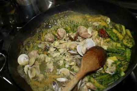 paccheri con vongole e zucchine