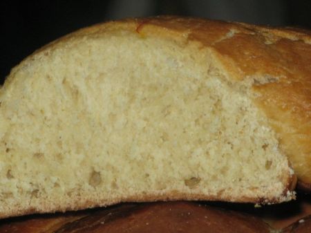 pane con zafferano e pistacchi