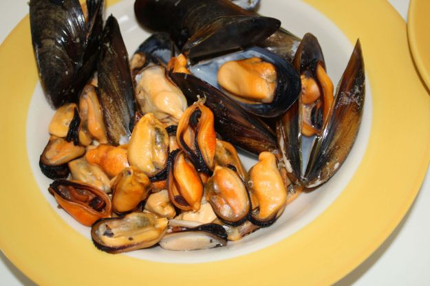 pasta cozze acciughe ricetta mare 01