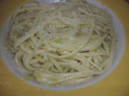 pasta con la fonduta di porri