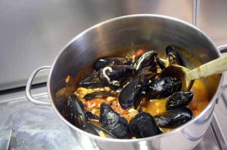 pasta con il sugo di cozze