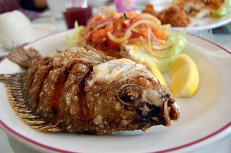 pesce fritto della cucina africana