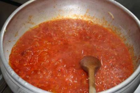cuocete il sugo di pomodoro