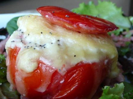 pomodori farciti con mozzarella e uova