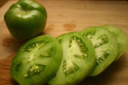 pomodori verdi per un primo piatto con farfalle