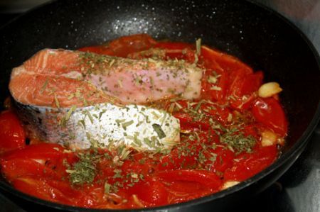 salmone al pomodoro