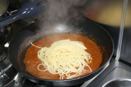 spaghetti con le acciughe