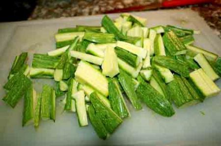 spaghetti alla chitarra con zucchine e asparagi