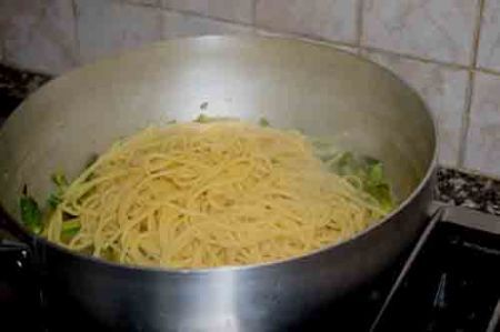 spaghetti alla chitarra con zucchine e asparagi