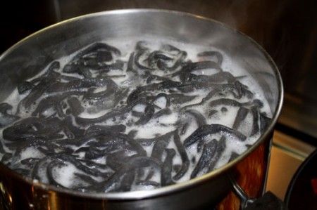 tagliatelle nere gamberi pomodorini 01