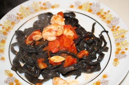tagliatelle nere gamberi pomodorini 01