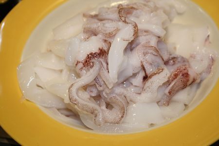 totani o calamari con i carciofi