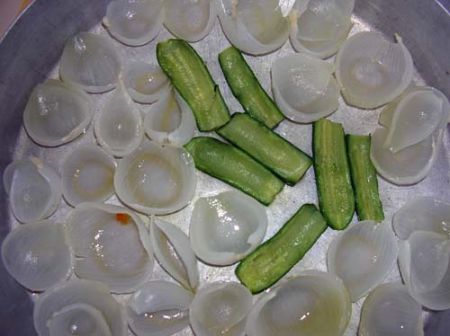 cipolle e zucchine nella teglia
