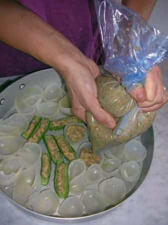 riempite le verdure usando una sacca