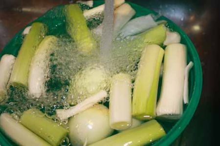 lavate le cipolle e i porri