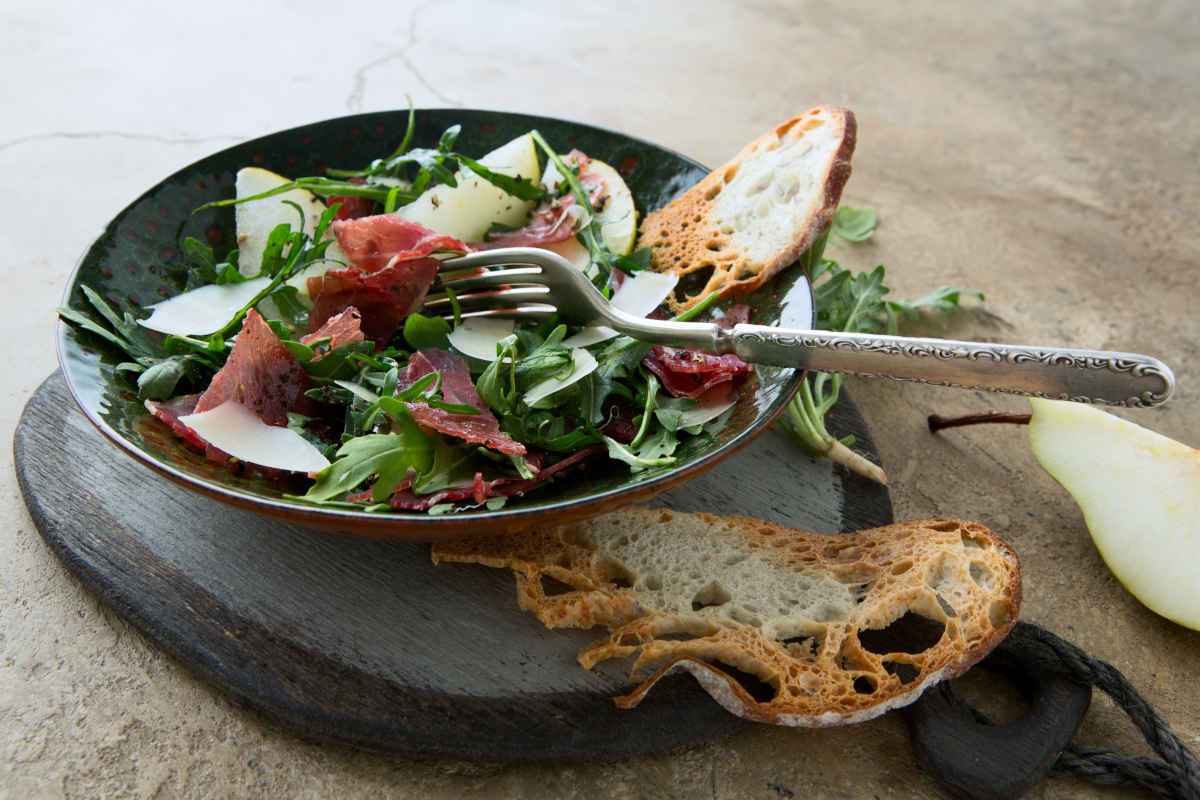 Bresaola, pere, rucola e Parmigiano