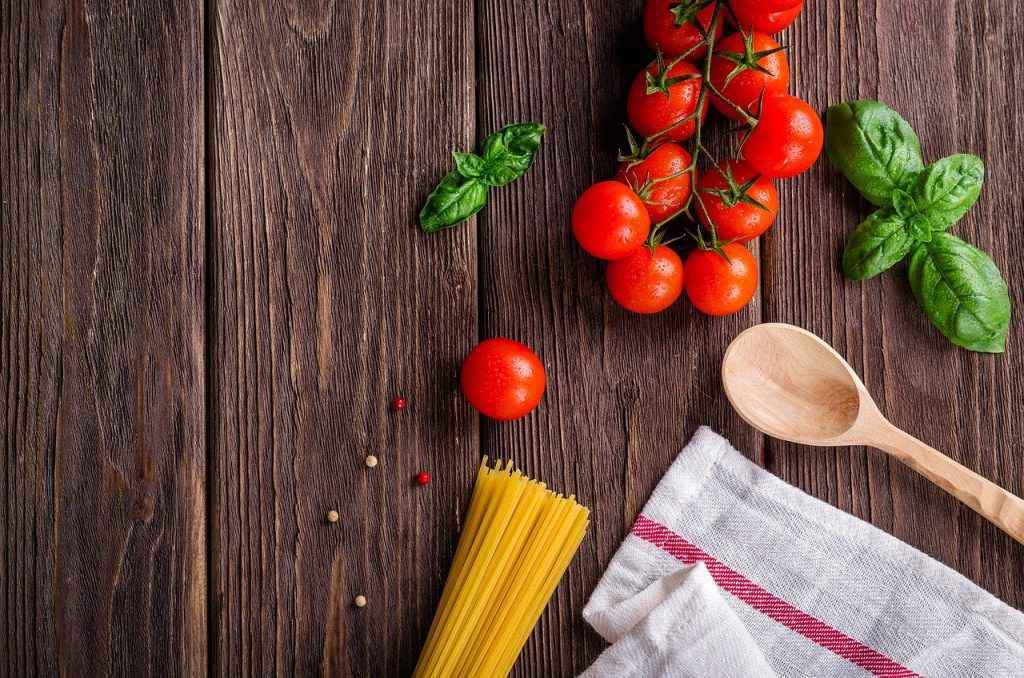 spaghetti con pomodorini freschi pasta e pomodoro