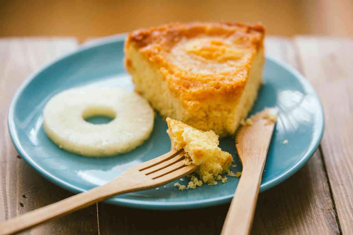 fetta di torta all'ananas