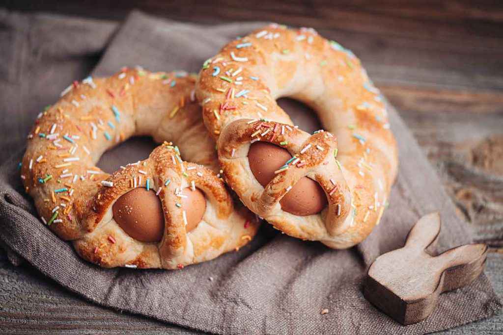 Scarcella, o scarcedda, pugliese. Dolce tipico della Pasqua