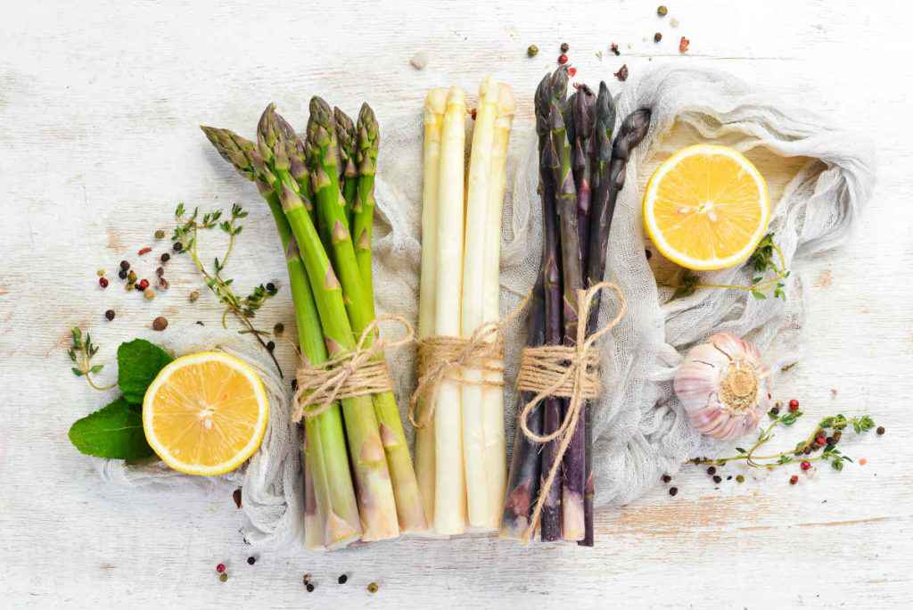 come cucinare gli asparagi in padella al forno al vapore