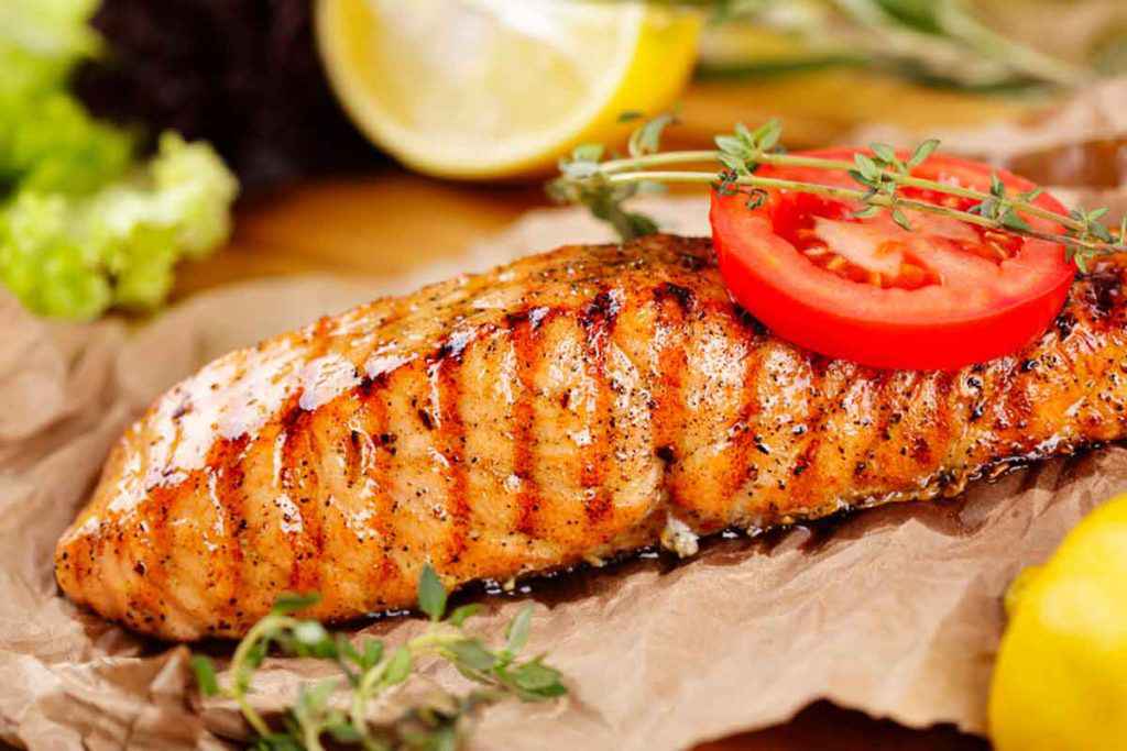 Come cucinare il salmone per la cena leggera