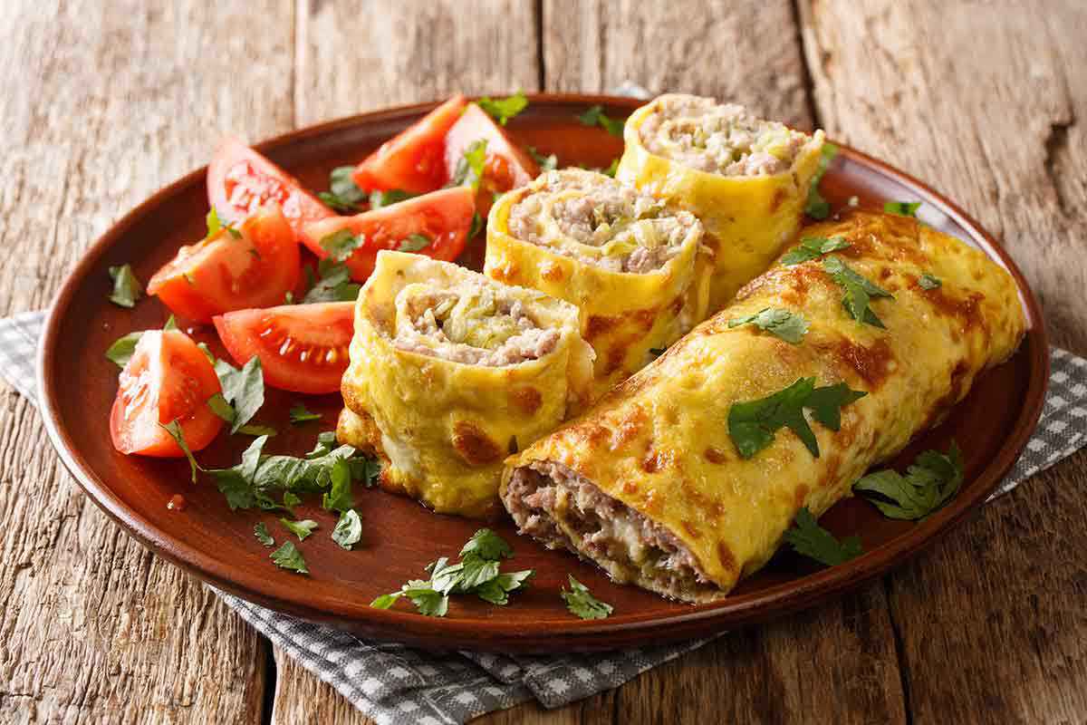 Rotolo di frittata con ripieno tonno