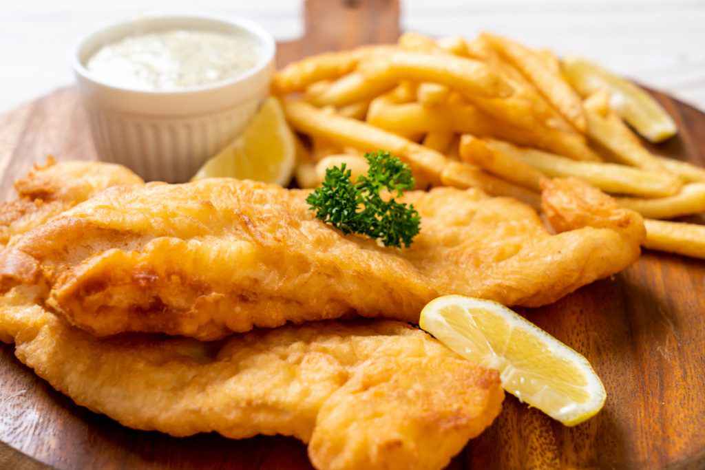 Fish and chips: pesce in pastella e patate fritte