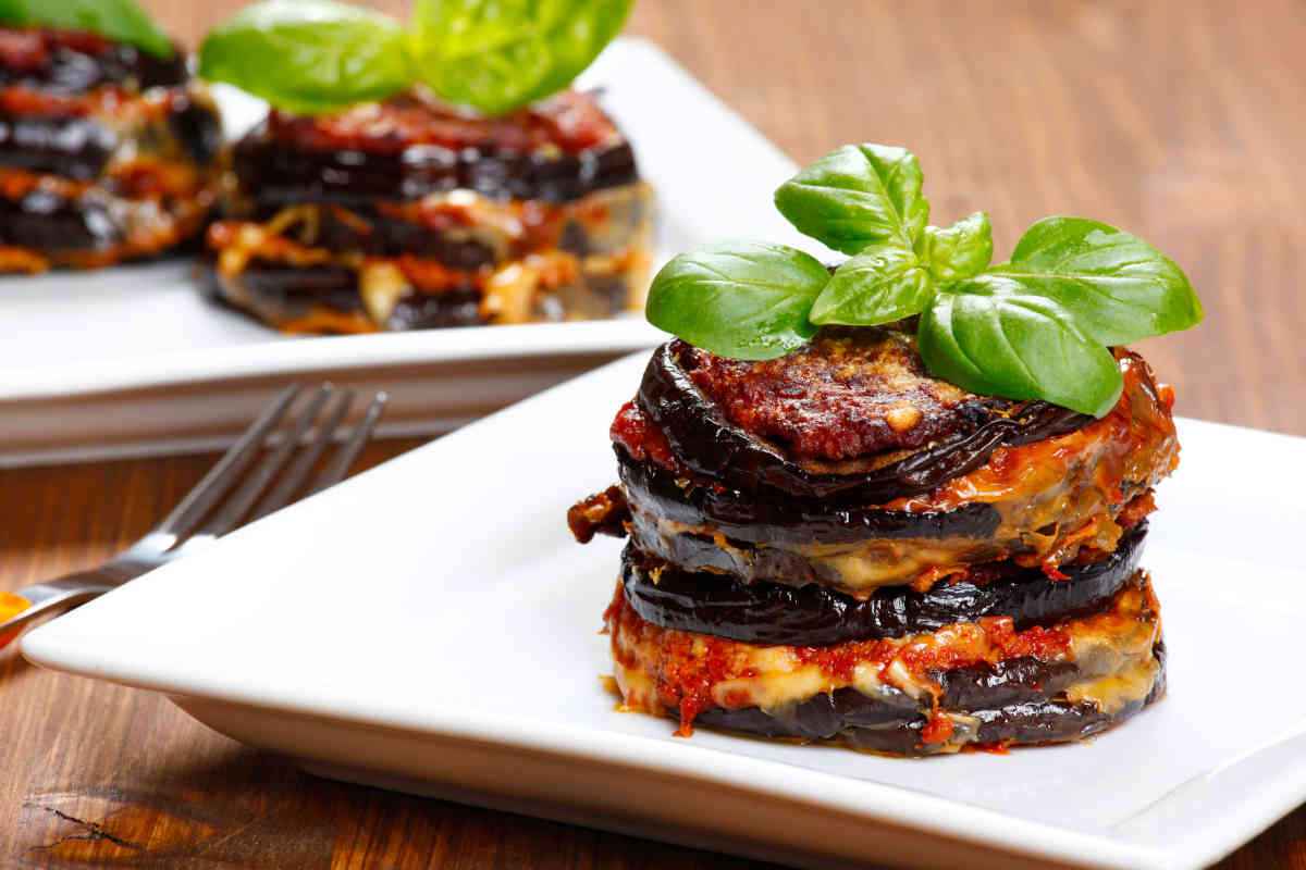 piatto con tondini di melanzane e platessa