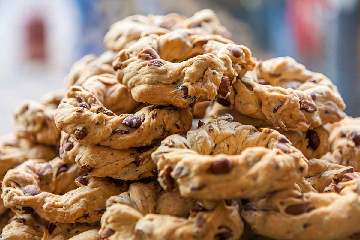 Taralli al pepe napoletani con mandorle