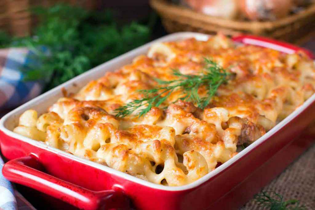 Ziti al forno in bianco con besciamella e salsiccia